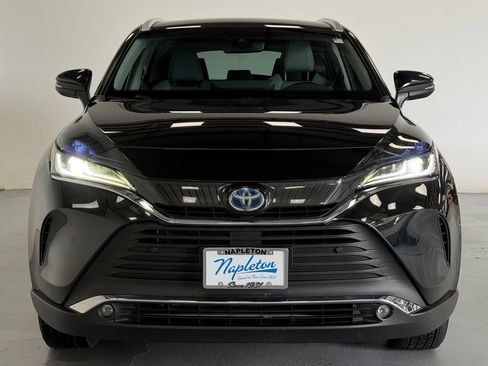 Used 2024 Toyota Venza XLE AWD/4WD image 7