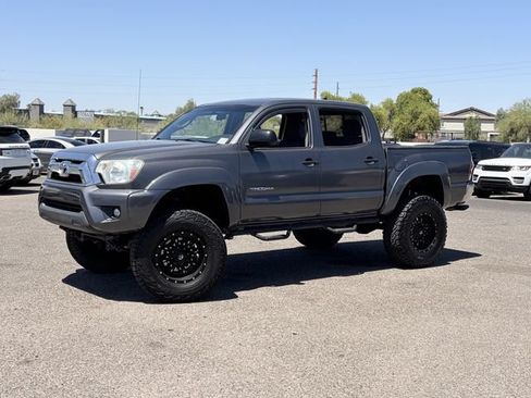Used 2014 Toyota Tacoma PreRunner w/ TRD Off-Road Package RWD image 2