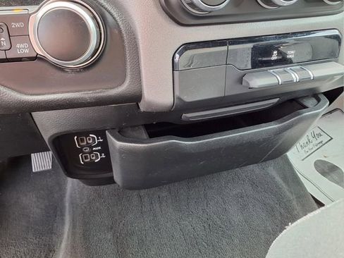 Used 2021 RAM 1500 Big Horn AWD/4WD image 18