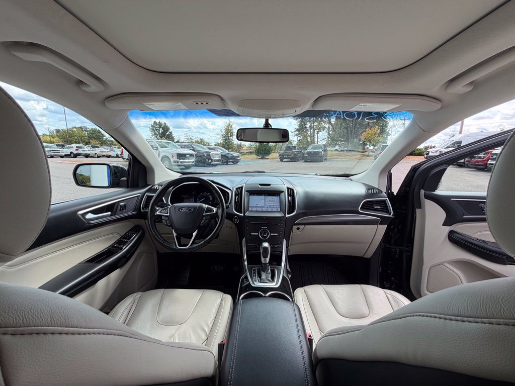 Used 2016 Ford Edge Titanium w/ Technology Package AWD/4WD image 14
