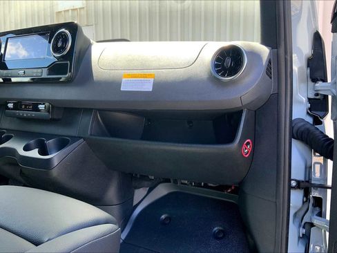 New 2025 Mercedes-Benz Sprinter 2500 image 25
