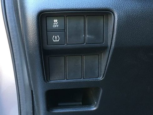 Used 2017 Honda CR-V LX image 18