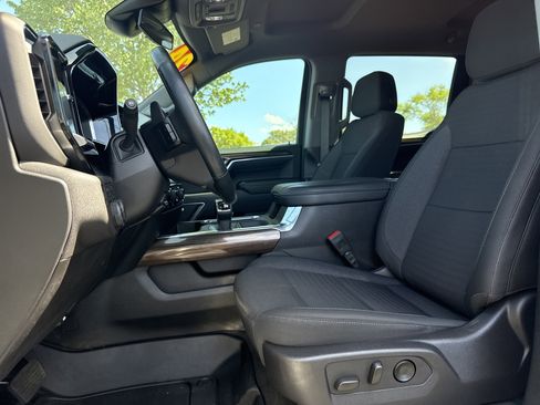 Used 2024 Chevrolet Silverado 1500 RST image 17