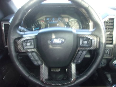 Used 2018 Ford F150 Lariat w/ Equipment Group 502A Luxury AWD/4WD image 17