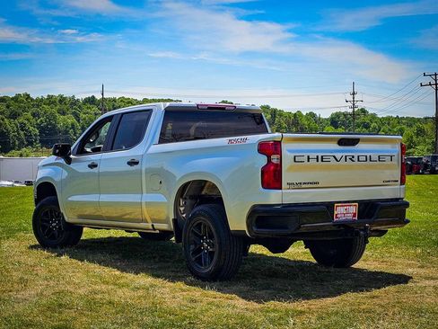 Used 2022 Chevrolet Silverado 1500 Custom Trail Boss w/ LPO, Dark Essentials Package AWD/4WD image 6