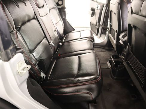 Used 2024 Jeep Wrangler Unlimited Rubicon w/ XTREMEE 35" Tire Package image 15