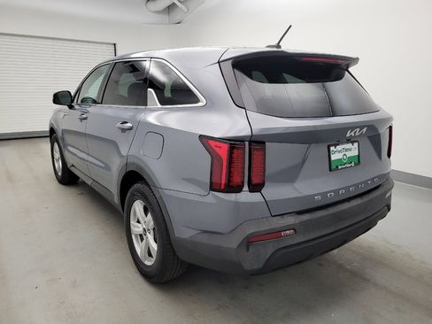 Used 2022 Kia Sorento LX FWD image 5