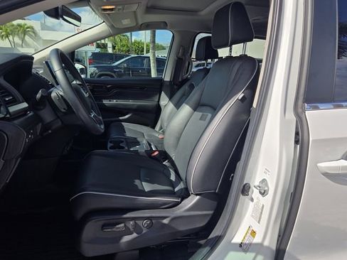 Used 2025 Honda Odyssey Touring image 14