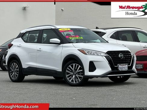 Used 2021 Nissan Kicks SV FWD image 1