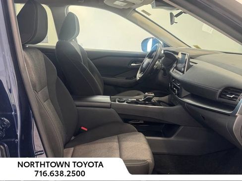 Used 2025 Nissan Rogue SV AWD/4WD image 12
