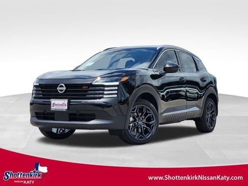 New 2025 Nissan Kicks SR image 1