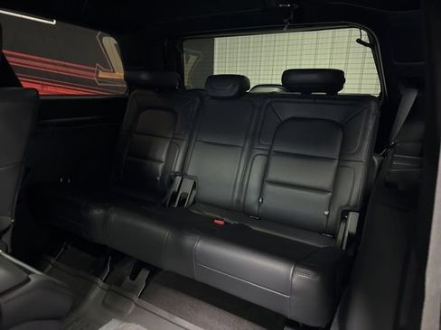 Used 2023 Lincoln Navigator Reserve image 17