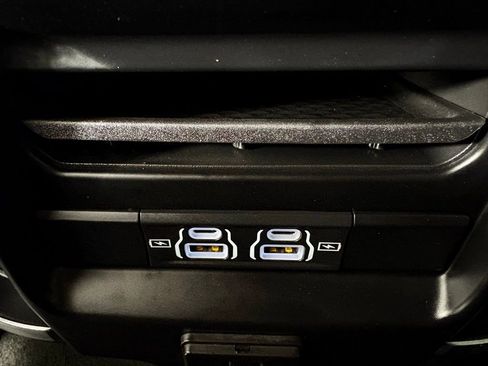 Used 2022 RAM 1500 Laramie w/ Sport Appearance Package image 40