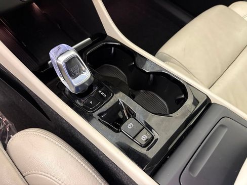 Used 2024 Volvo XC40 B5 Plus w/ Climate Package AWD/4WD image 31