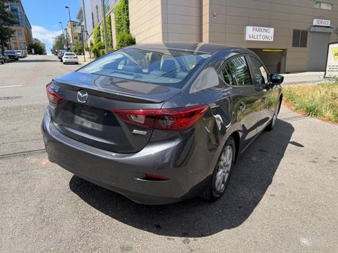 Used 2014 MAZDA MAZDA3 i Touring w/ Moonroof Package 1 FWD image 6