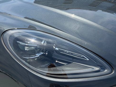 Used 2026 Porsche Macan AWD/4WD image 12