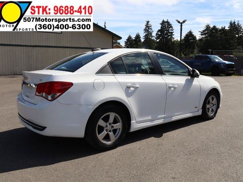 Used 2016 Chevrolet Cruze LT w/ Sun And Sound Package FWD image 7