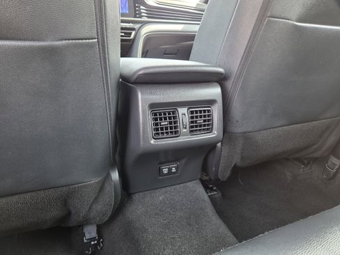 Used 2025 Toyota Camry SE image 19