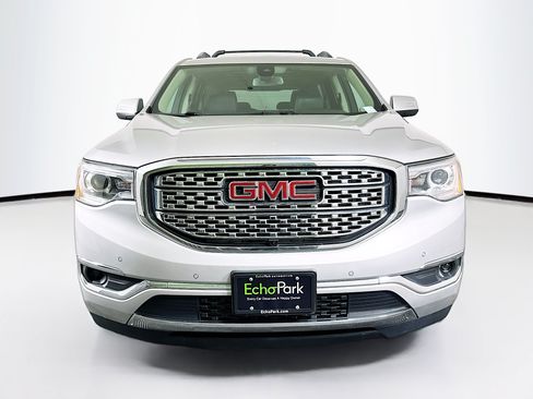 Used 2019 GMC Acadia Denali w/ Technology Package AWD/4WD image 2