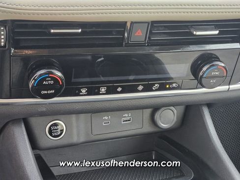 Used 2022 Nissan Rogue SV image 25