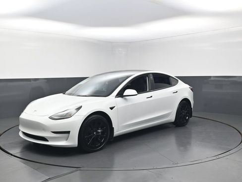 Used 2022 Tesla Model 3 RWD image 2