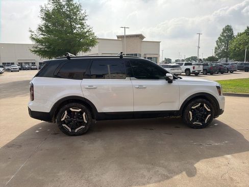 Used 2024 Kia Telluride EX w/ EX Captain's Chair Package FWD image 5