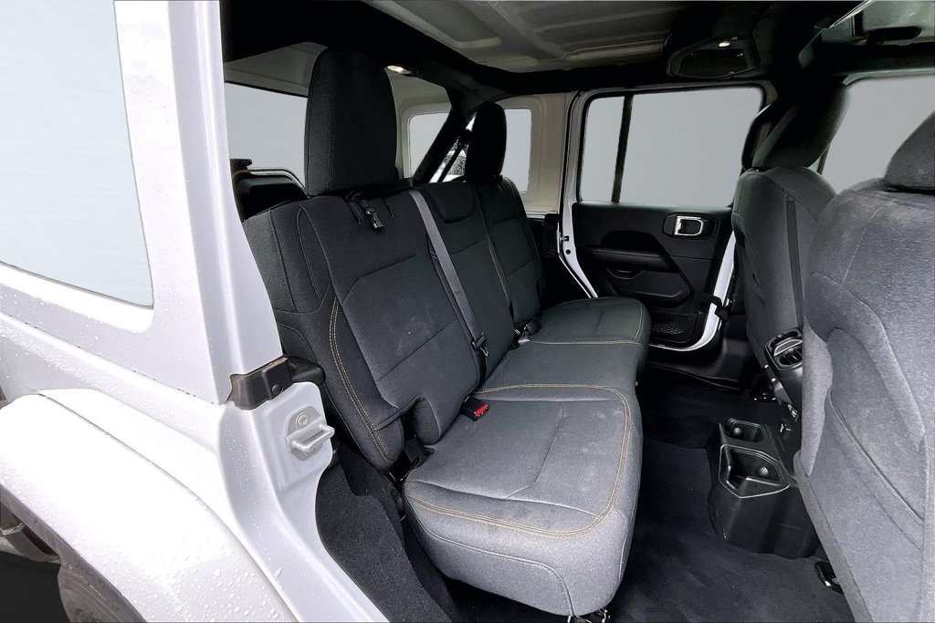Used 2026 Jeep Wrangler Unlimited Sahara AWD/4WD image 18