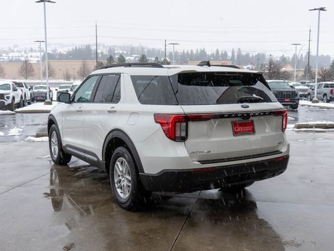 Used 2025 Ford Explorer Active image 5