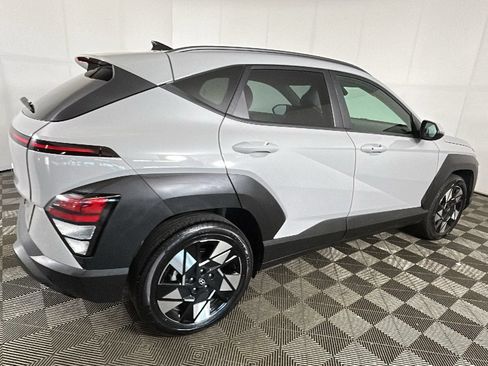 Used 2025 Hyundai Kona SEL FWD image 3