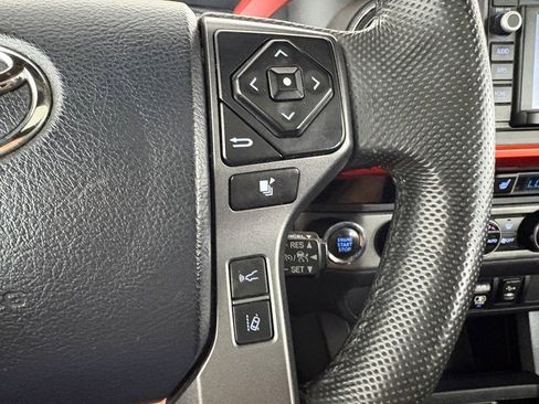 Used 2018 Toyota Tacoma TRD Sport AWD/4WD image 22