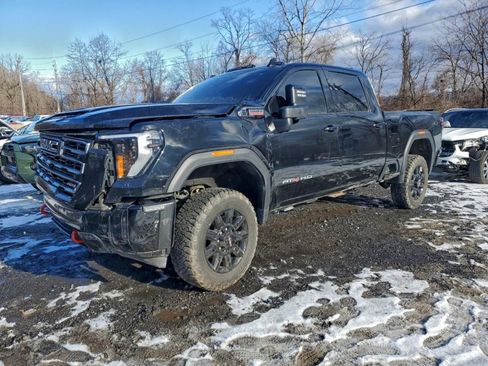 Used 2025 GMC Sierra 2500 AT4 w/ AT4 Premium Plus Package image 3