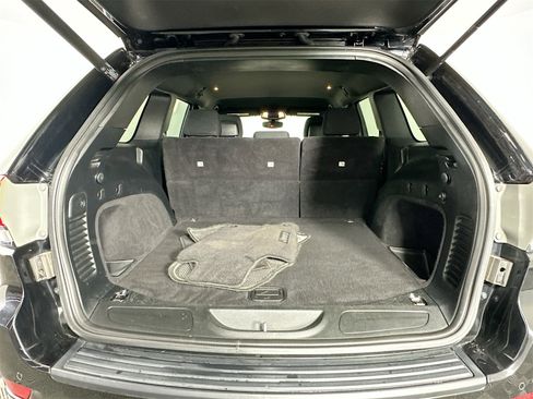 Used 2017 Jeep Grand Cherokee Laredo w/ Quick Order Package 23E image 24