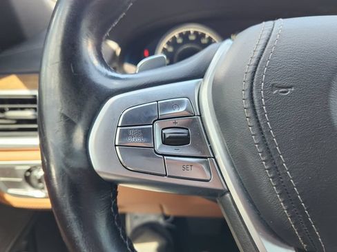 Used 2018 BMW 750i xDrive AWD/4WD image 32