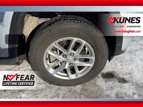 Used 2023 Jeep Grand Cherokee L Laredo image 15