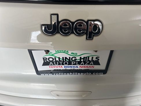 Used 2018 Jeep Compass Sport FWD image 43