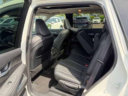 Certified 2023 INFINITI QX60 Luxe w/ Performance Audio Package AWD/4WD image 10