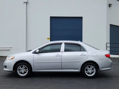 Used 2009 Toyota Corolla LE image 2