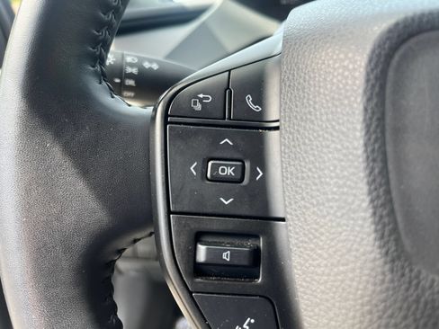 Used 2024 Toyota Prius LE FWD image 15