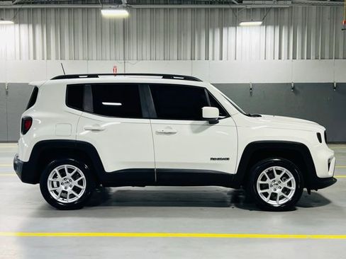 Used 2019 Jeep Renegade Latitude w/ Cold Weather Group AWD/4WD image 18