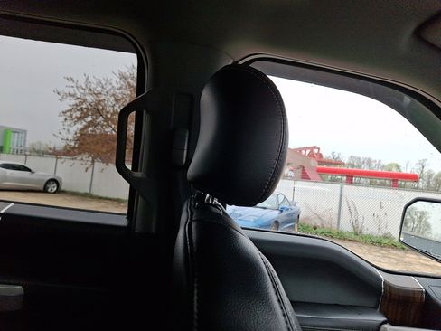 Used 2017 Ford F150 Lariat w/ Equipment Group 501A Mid image 13