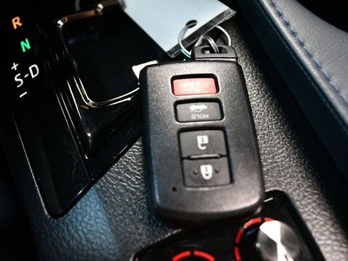 Used 2013 Toyota Avalon XLE Premium FWD image 65