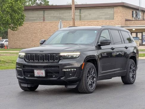 Used 2024 Jeep Grand Cherokee L Summit w/ Advanced Protech Group IV AWD/4WD image 3