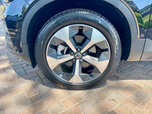 Used 2023 Volvo XC40 B5 Plus w/ Driver Assist Package image 10