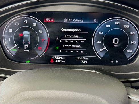 Used 2021 Audi Q5 e Premium Plus w/ Premium Plus Package image 12