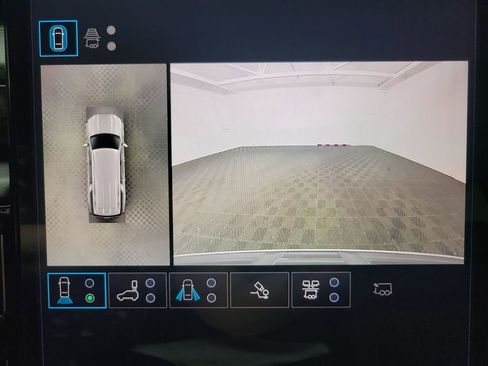 Used 2025 GMC Yukon XL AT4 w/ AT4 Premium Plus Package image 30