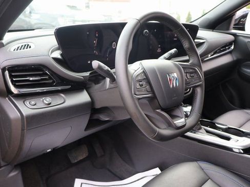 Used 2025 Buick Envista Sport Touring FWD image 21