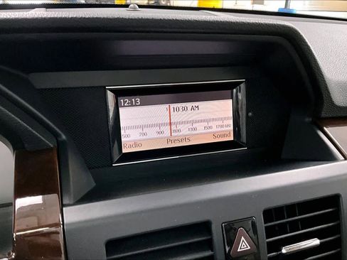 Used 2010 Mercedes-Benz GLK 350 4MATIC image 28