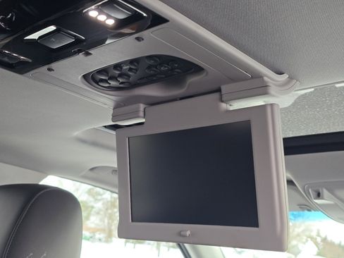 Used 2019 Cadillac Escalade Premium Luxury image 13