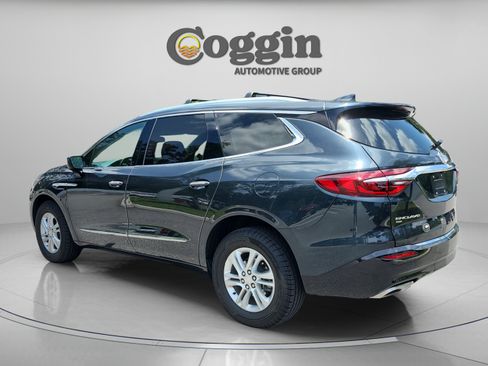 Used 2021 Buick Enclave Essence w/ Sound and Sites Package AWD/4WD image 3