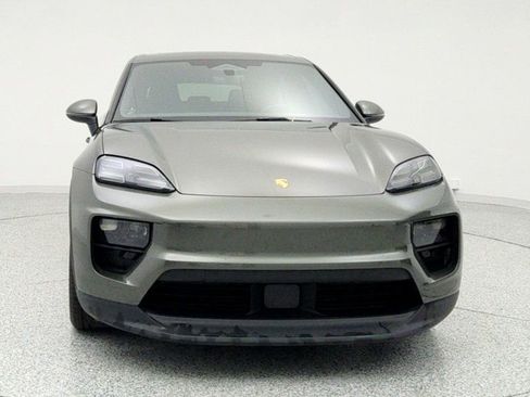 Used 2025 Porsche Macan Electric w/ Premium Package image 2